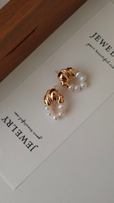 Retro Pearl Earrings