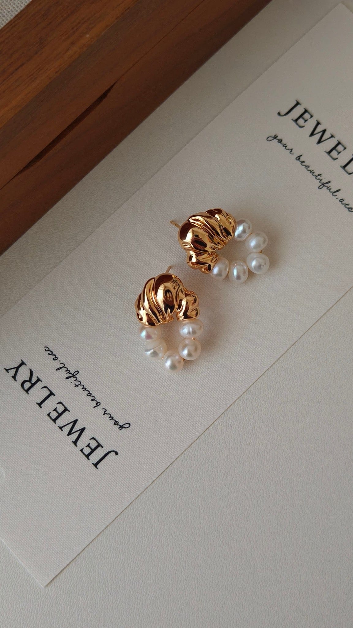 Retro Pearl Earrings