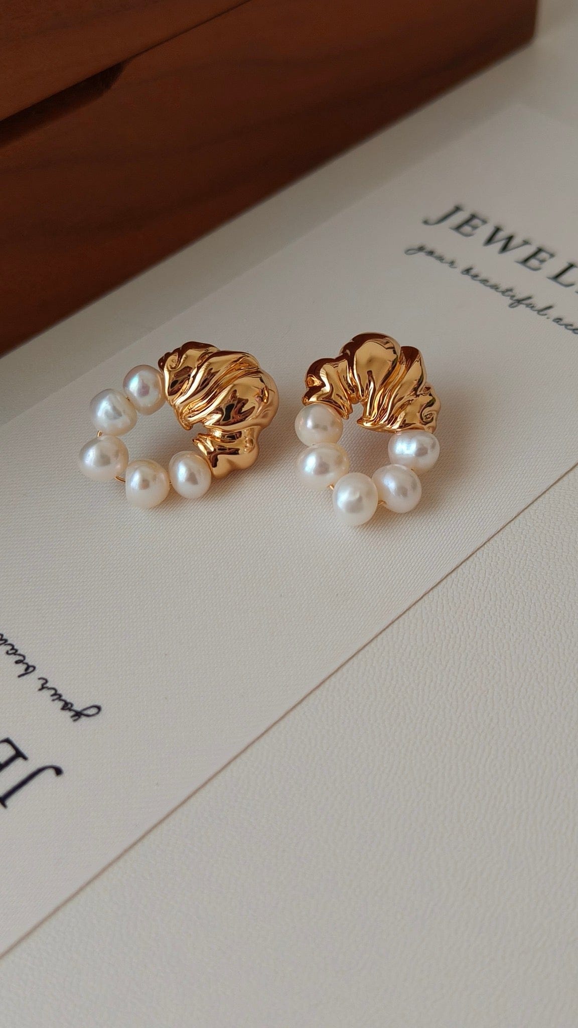 Retro Pearl Earrings